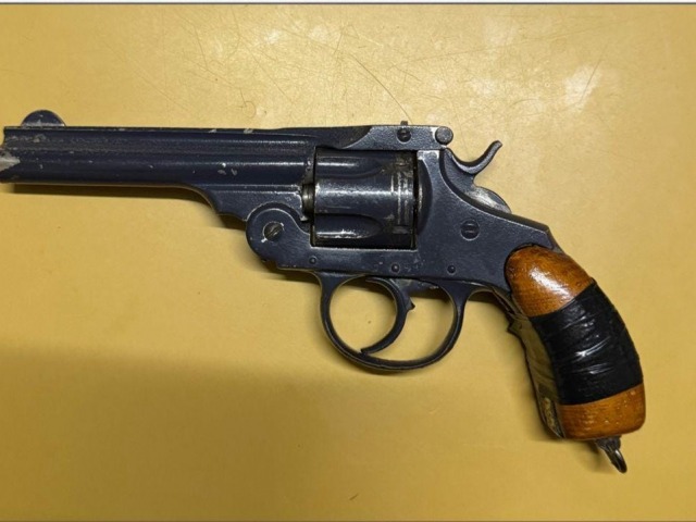 Dos aprehendidos tras portar un arma de fuego